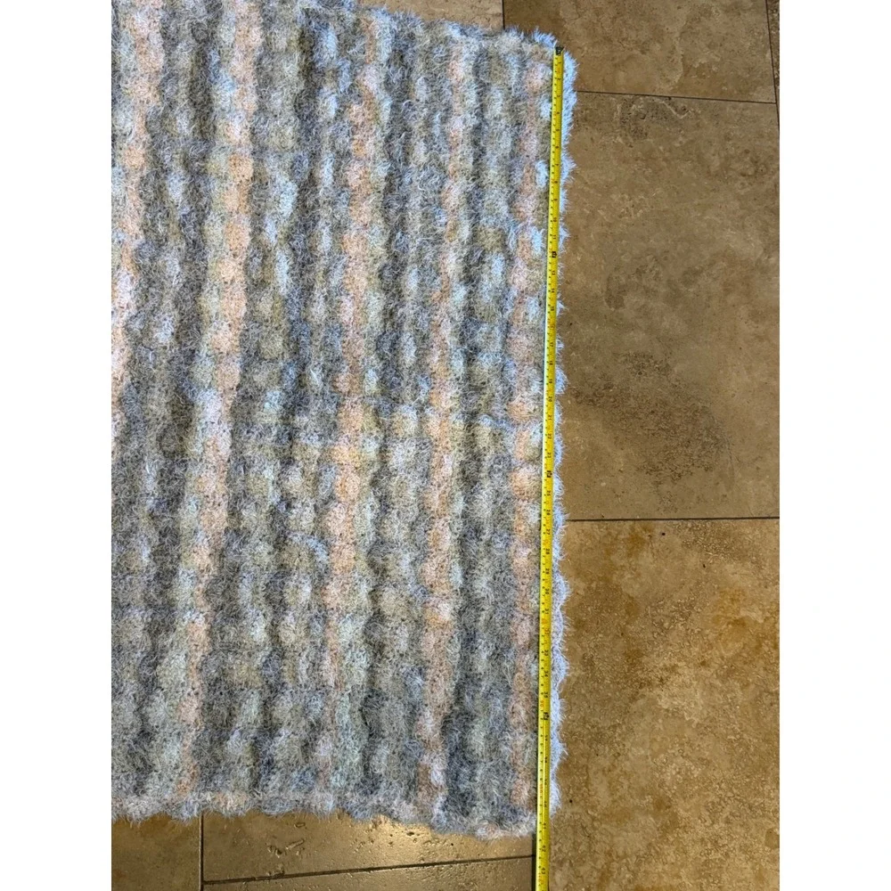 Vintage Handmade Fuzzy Boucle Yarn Blanket Throw Gray Blush Pink Cream 43